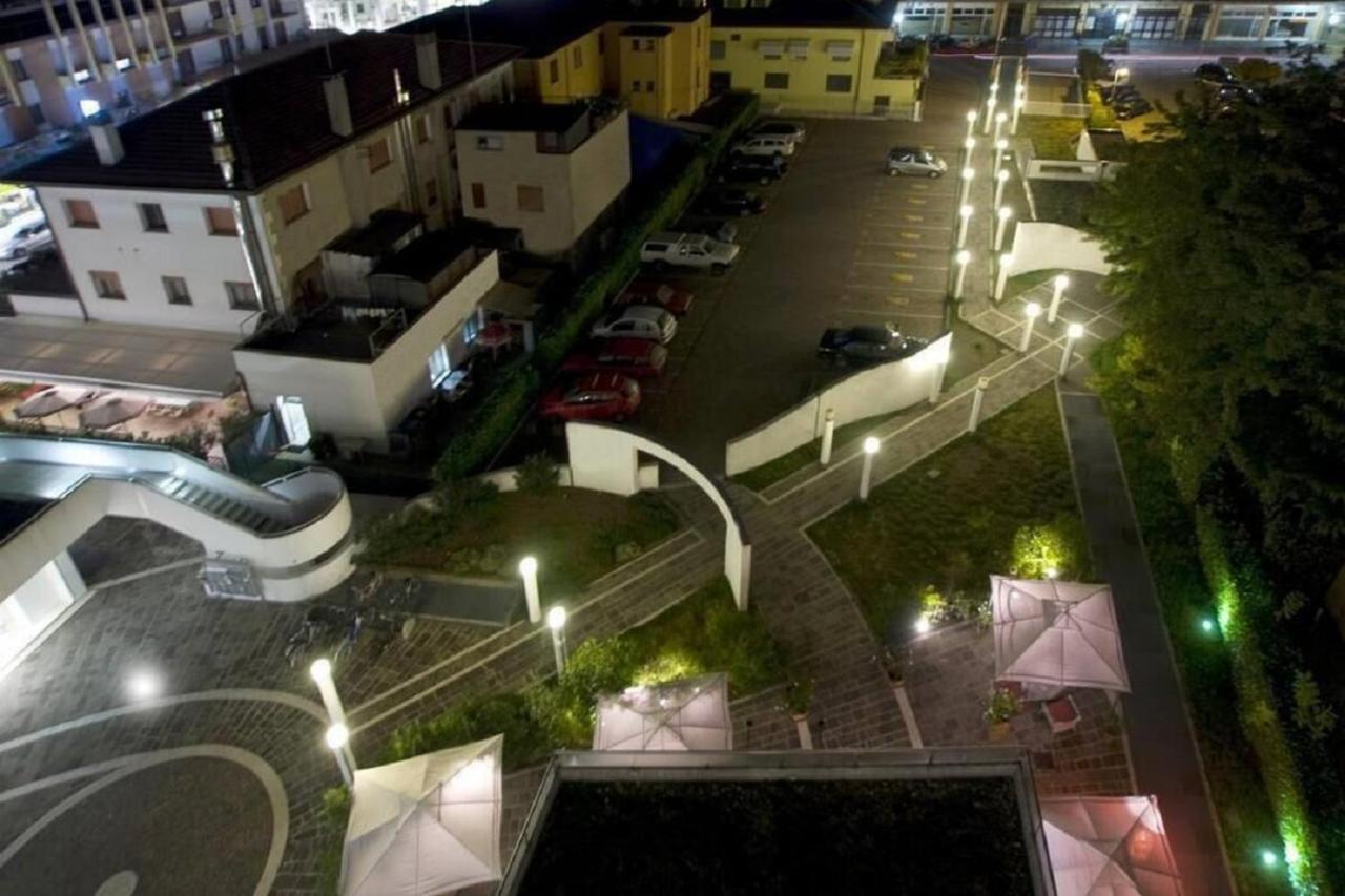 Hotel Centrale Lido di Jesolo Esterno foto