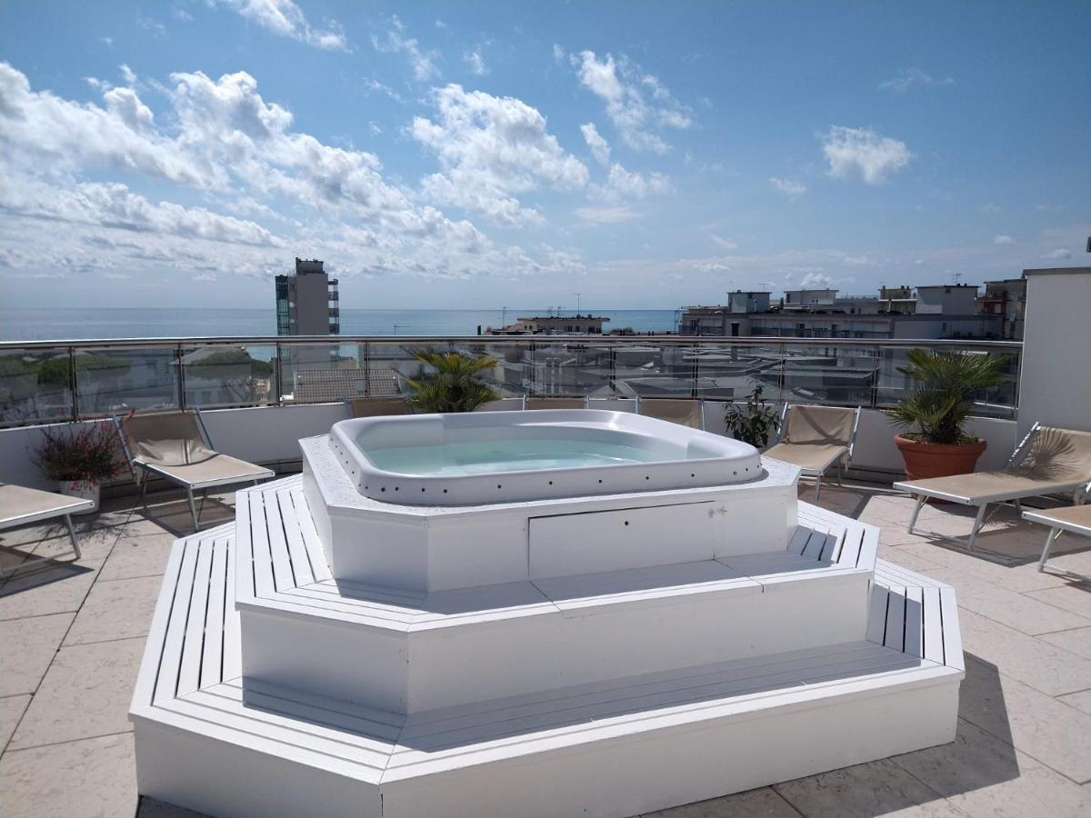 Hotel Centrale Lido di Jesolo Esterno foto