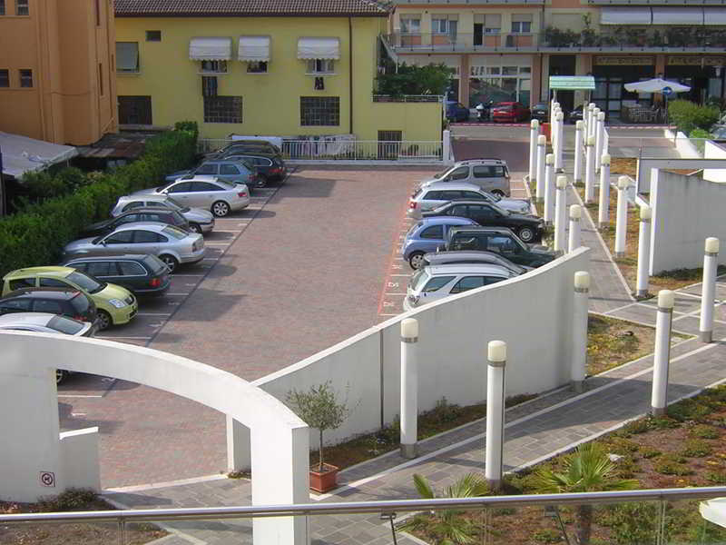 Hotel Centrale Lido di Jesolo Esterno foto